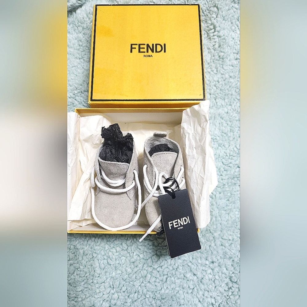 Authentic FENDI boots New Born